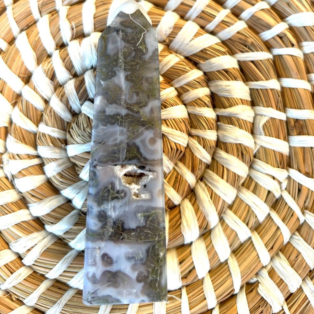 Agate Tower - Picture 3 of 4